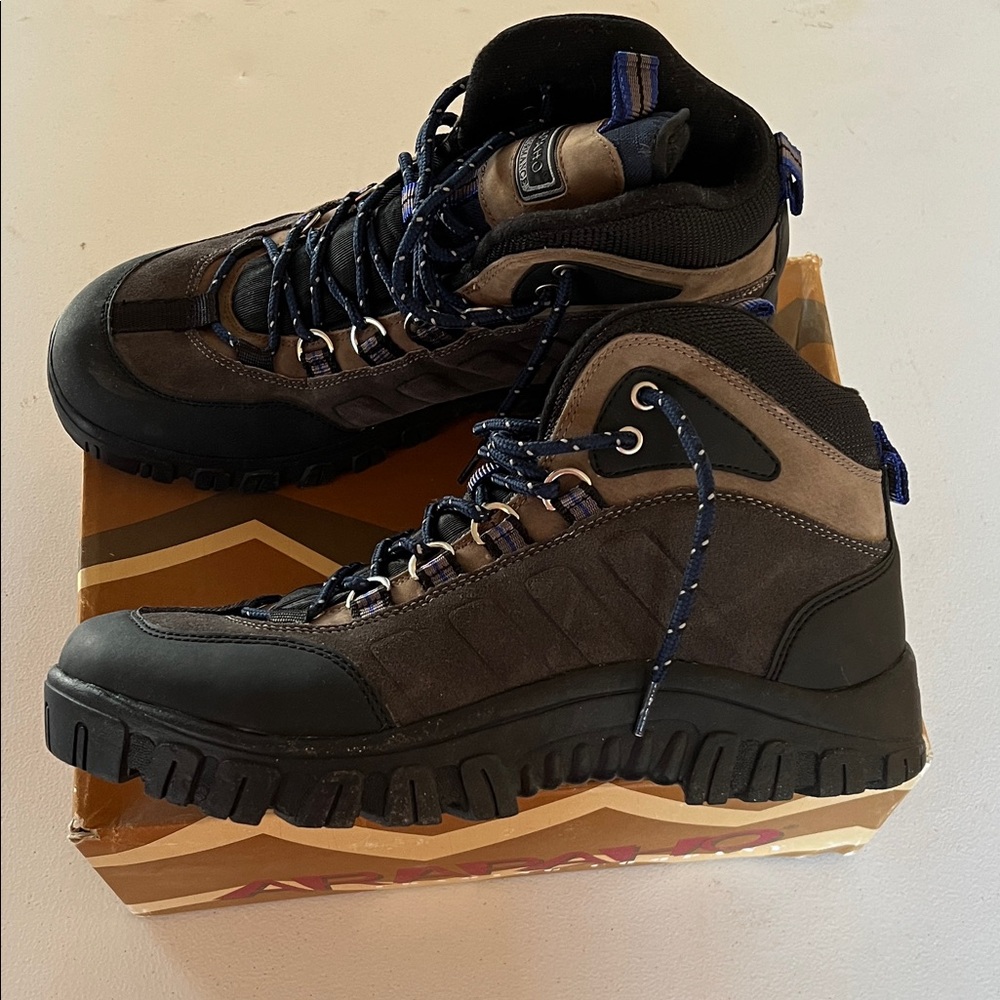 NWOT Sturdy Men's Black and Brown Hiking Boots Size 13